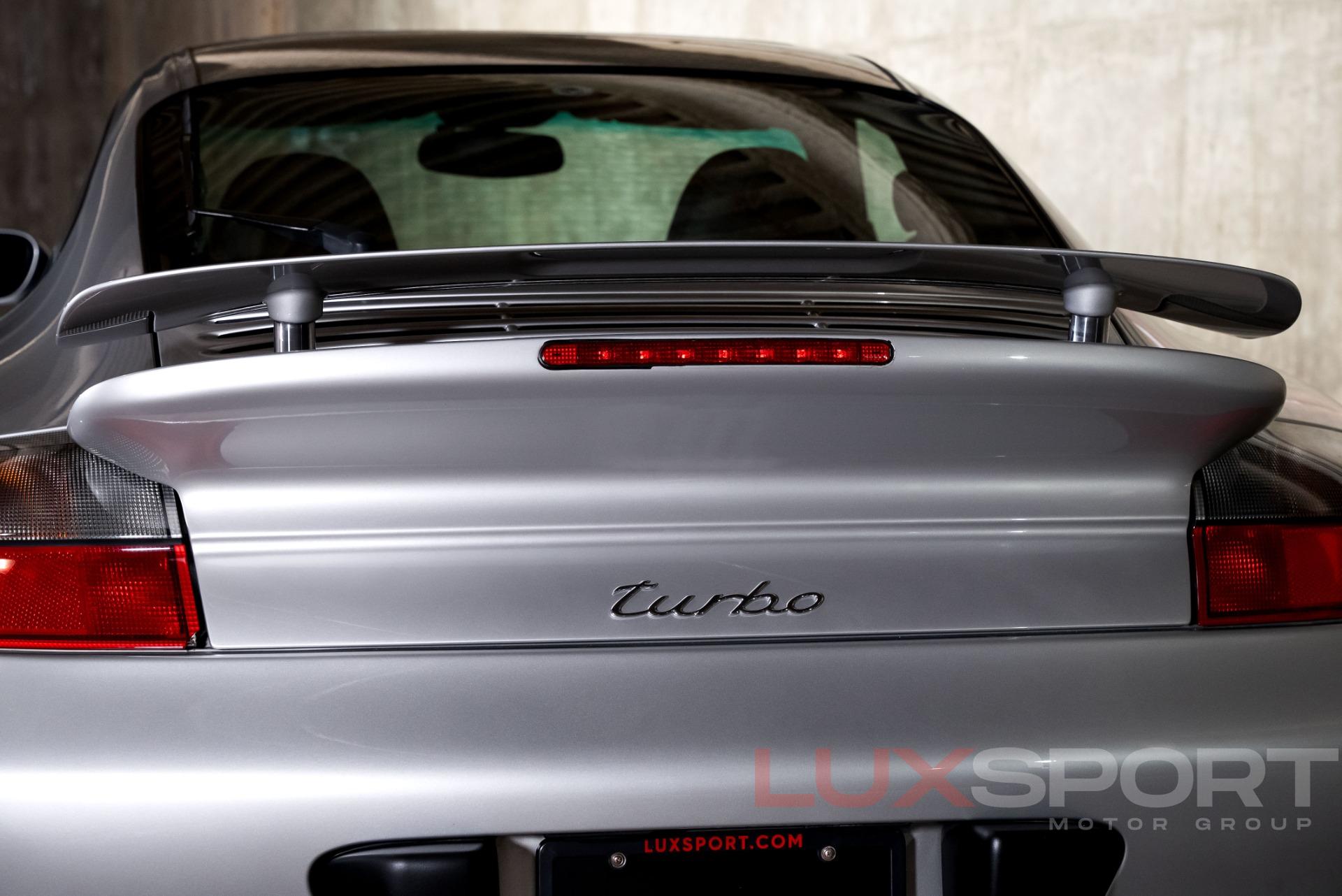 P182602 - 993641330X - Central indicator for Porsche