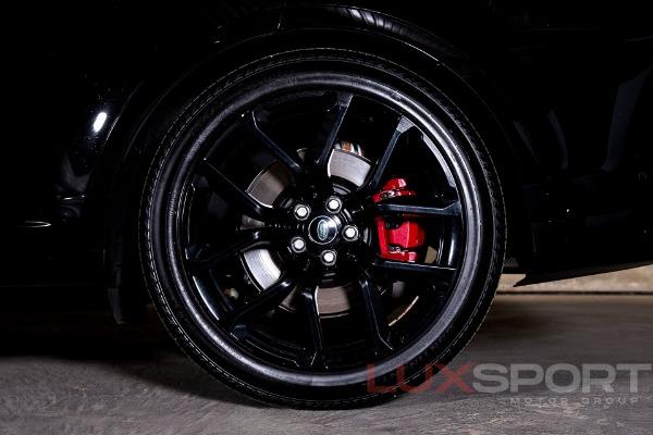 Used 2022 Land Rover Range Rover Sport SVR Carbon Edition | Woodbury, NY