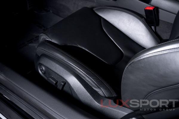 Used 2011 Audi R8 5.2 quattro Spyder | Woodbury, NY