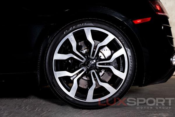 Used 2011 Audi R8 5.2 quattro Spyder | Woodbury, NY