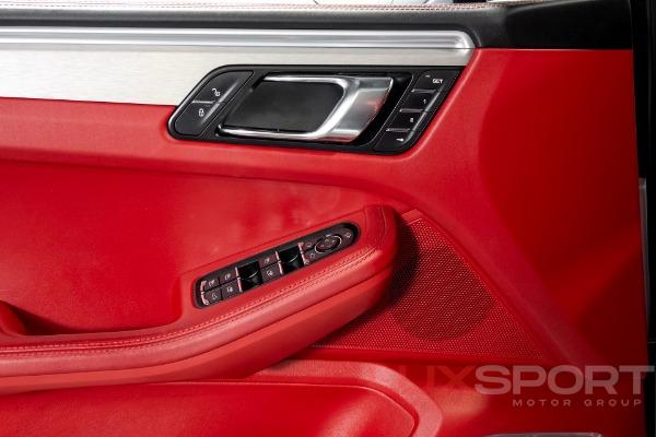 Used 2017 Porsche Macan Turbo w/Performance Package | Woodbury, NY