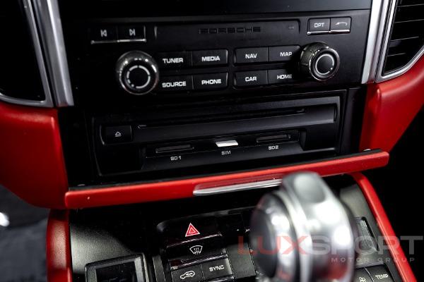 Used 2017 Porsche Macan Turbo w/Performance Package | Woodbury, NY