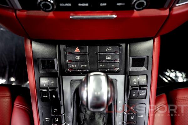 Used 2017 Porsche Macan Turbo w/Performance Package | Woodbury, NY