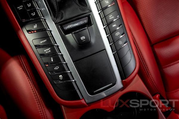 Used 2017 Porsche Macan Turbo w/Performance Package | Woodbury, NY