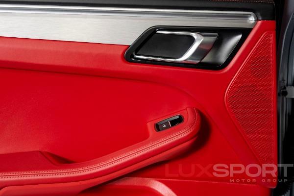 Used 2017 Porsche Macan Turbo w/Performance Package | Woodbury, NY