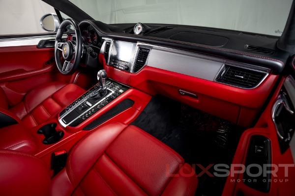 Used 2017 Porsche Macan Turbo w/Performance Package | Woodbury, NY
