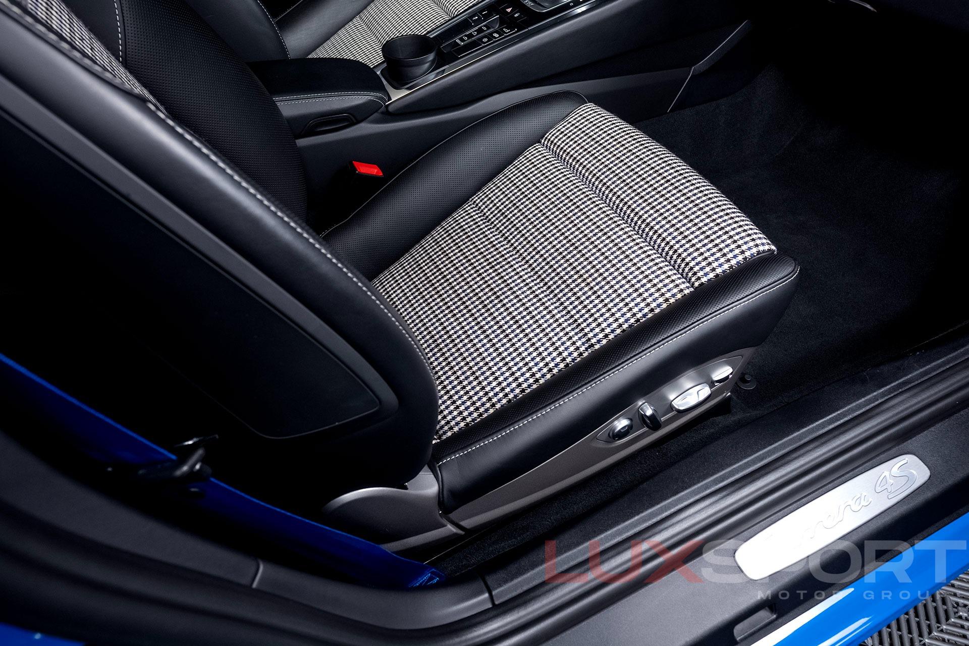 Used 2017 Porsche 911 Carrera 4S | Woodbury, NY