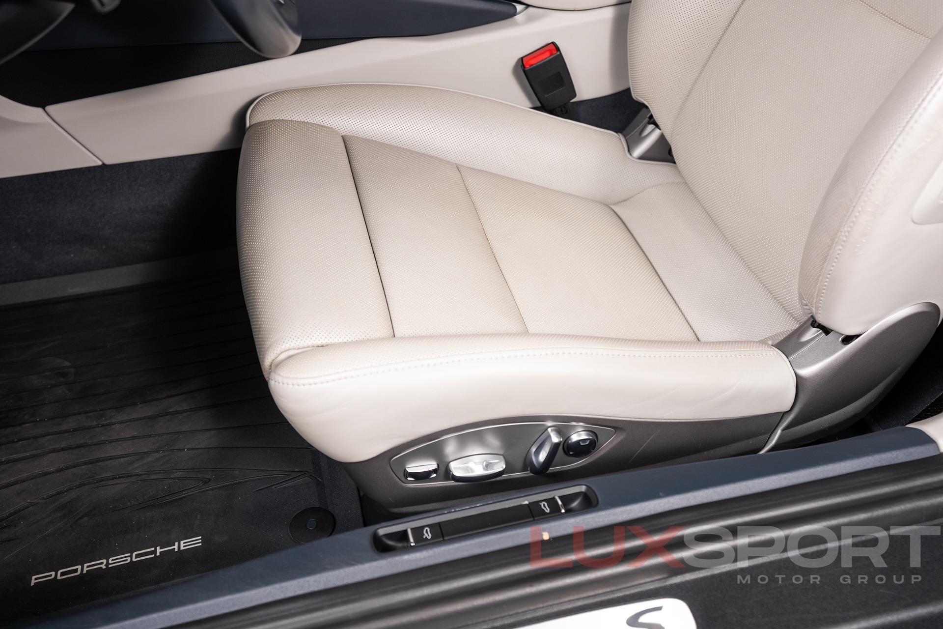 Used 2017 Porsche 911 Carrera S | Woodbury, NY