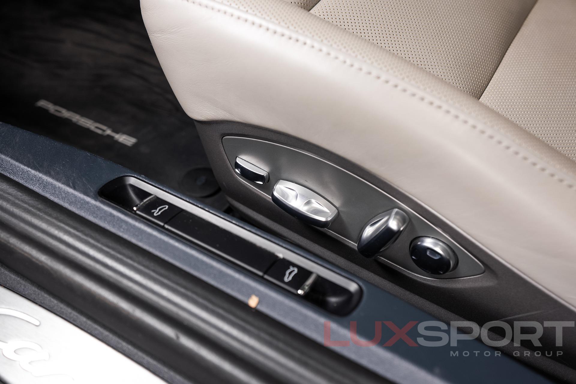 Used 2017 Porsche 911 Carrera S | Woodbury, NY