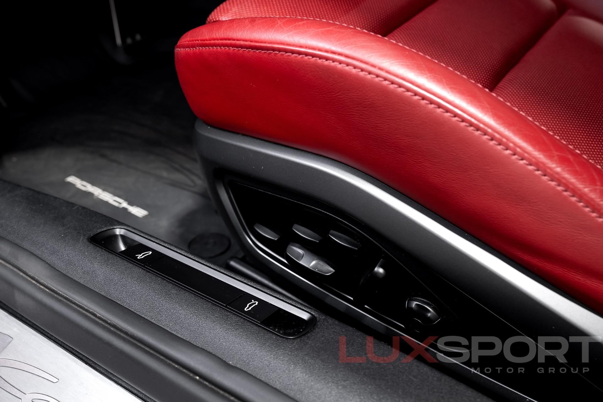 Used 2020 Porsche 911 Carrera S | Woodbury, NY
