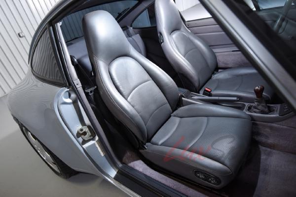 Used 1995 Porsche 993 Carrera 2 Coupe  | Woodbury, NY