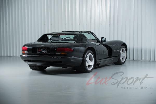 Used 1994 Dodge Viper RT/10 Convertible  | Woodbury, NY