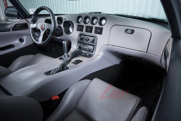 Used 1994 Dodge Viper RT/10 Convertible  | Woodbury, NY