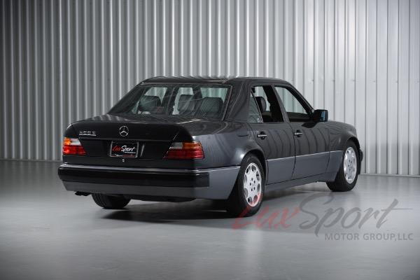 Used 1993 Mercedes-Benz 500E Seadan  | Woodbury, NY