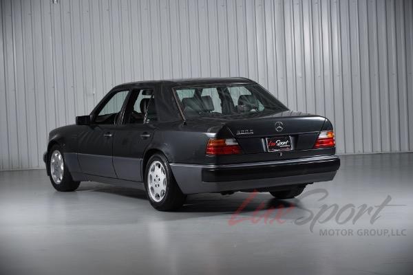 Used 1993 Mercedes-Benz 500E Seadan  | Woodbury, NY