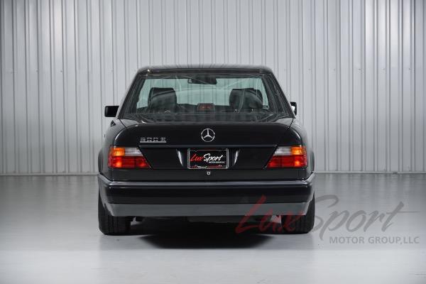 Used 1993 Mercedes-Benz 500E Seadan  | Woodbury, NY