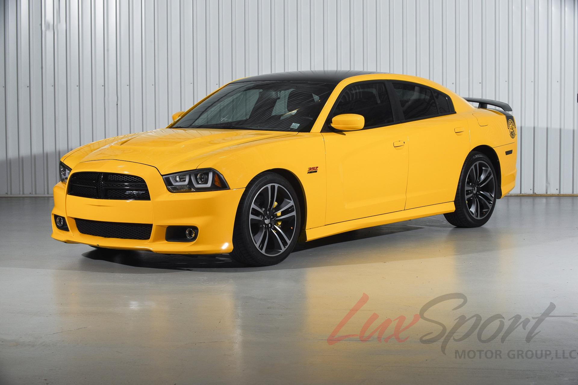 Dodge Charger srt8 super Bee