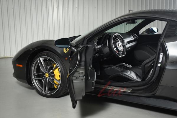 Used 2018 Ferrari 488 GTB Coupe  | Woodbury, NY