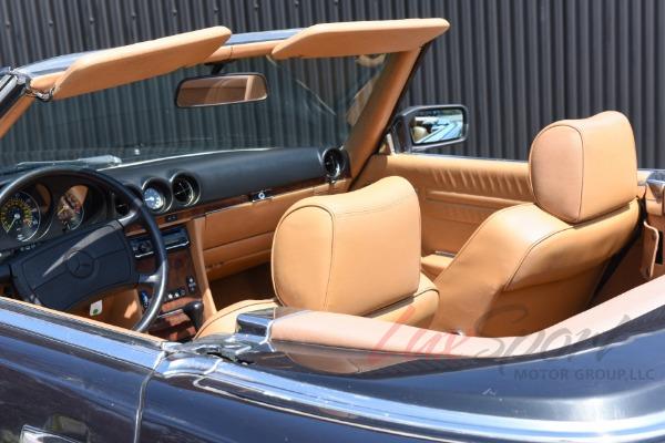 Used 1987 Mercedes-Benz 560SL Roadster  | Woodbury, NY