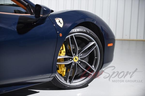 Used 2018 Ferrari 488 Spider  | Woodbury, NY