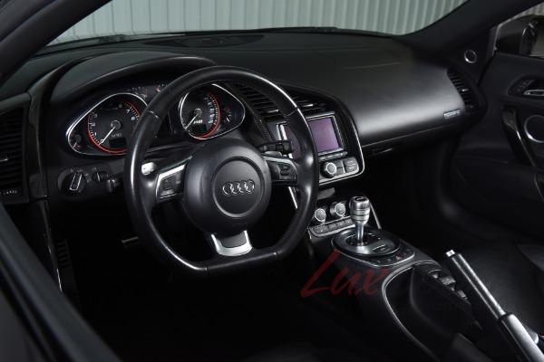 Used 2011 Audi R8 5.2 Quattro Spyder  | Woodbury, NY