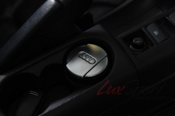 Used 2011 Audi R8 5.2 Quattro Spyder  | Woodbury, NY