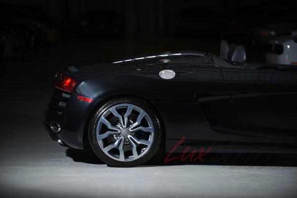 Used 2011 Audi R8 5.2 Quattro Spyder  | Woodbury, NY