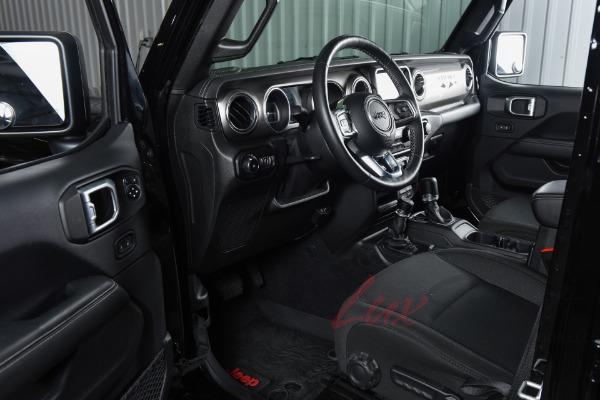 Used 2018 Jeep Wrangler Unlimited Sahara  | Woodbury, NY