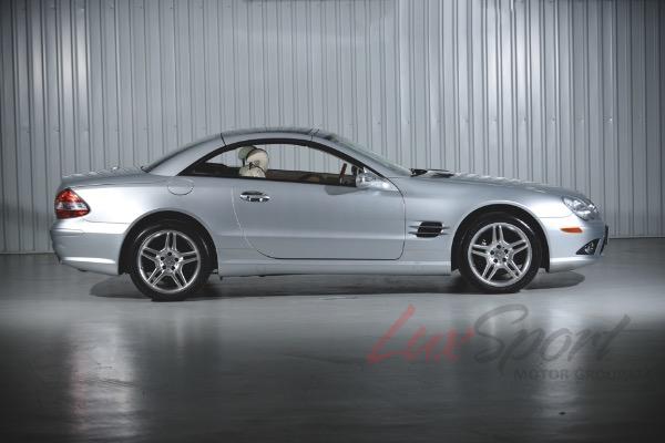 Used 2007 Mercedes-Benz SL550  | Woodbury, NY