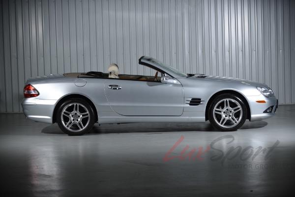 Used 2007 Mercedes-Benz SL550  | Woodbury, NY