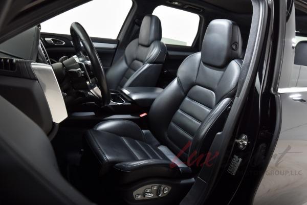 Used 2015 Porsche Cayenne Turbo | Woodbury, NY