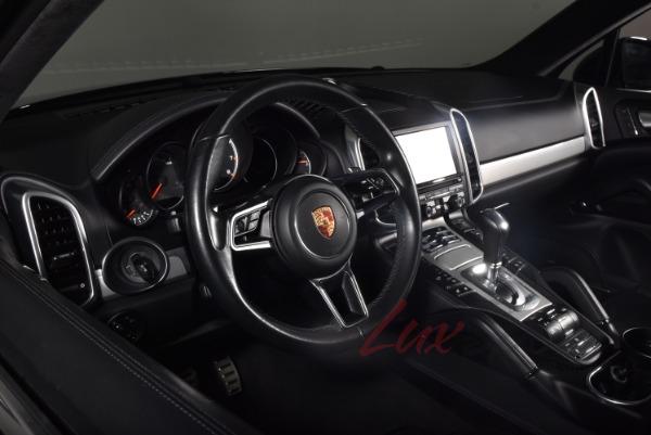 Used 2015 Porsche Cayenne Turbo | Woodbury, NY