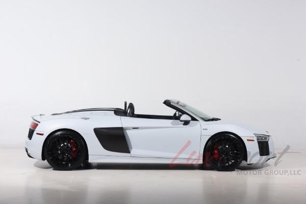 Used 2017 Audi R8 5.2 quattro V10 Spyder | Woodbury, NY