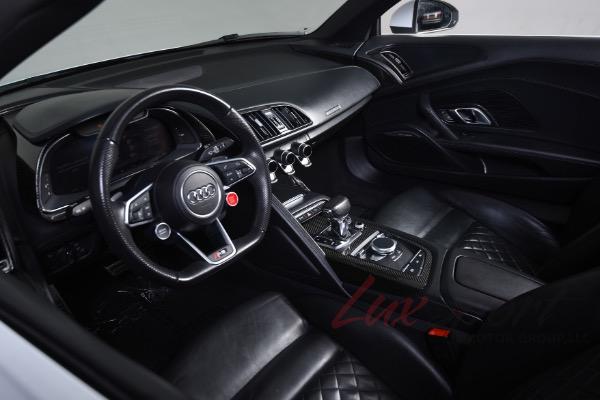 Used 2017 Audi R8 5.2 quattro V10 Spyder | Woodbury, NY