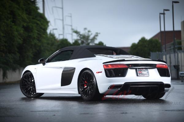 Used 2017 Audi R8 5.2 quattro V10 Spyder | Woodbury, NY