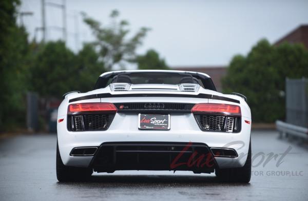 Used 2017 Audi R8 5.2 quattro V10 Spyder | Woodbury, NY