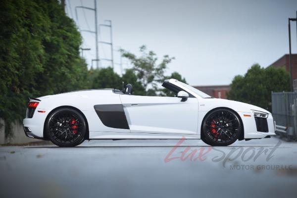 Used 2017 Audi R8 5.2 quattro V10 Spyder | Woodbury, NY