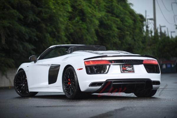 Used 2017 Audi R8 5.2 quattro V10 Spyder | Woodbury, NY