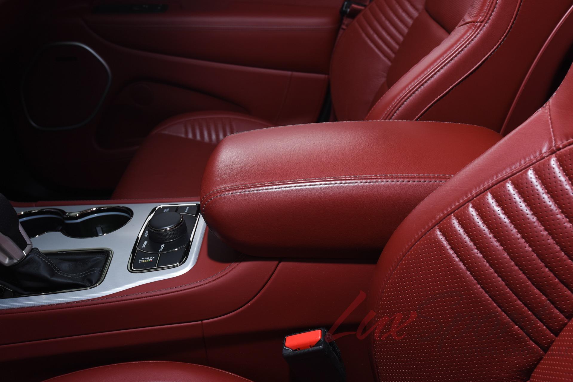 бардовый bentley