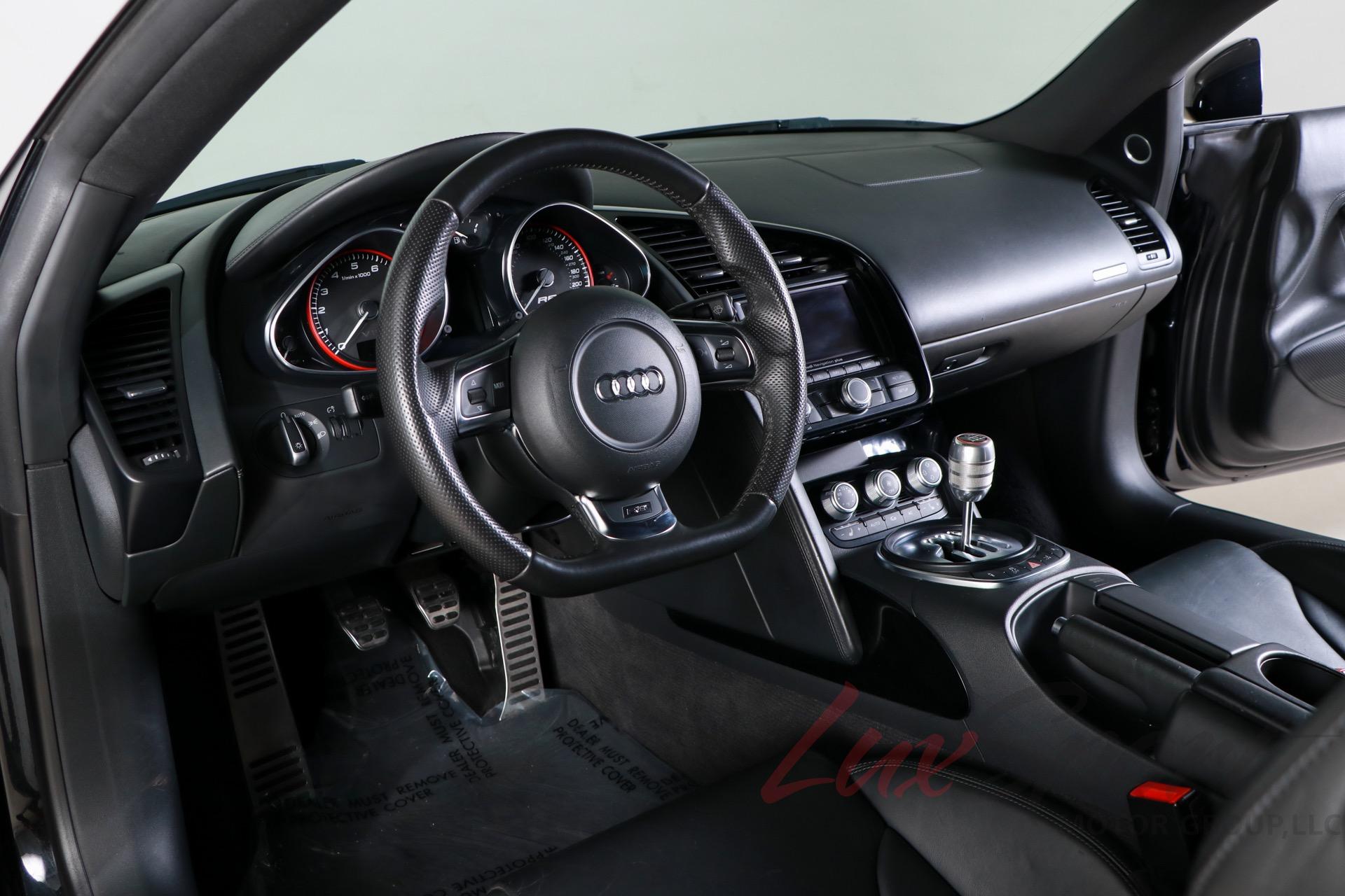 Used 2012 Audi R8 5.2 quattro | Syosset, NY