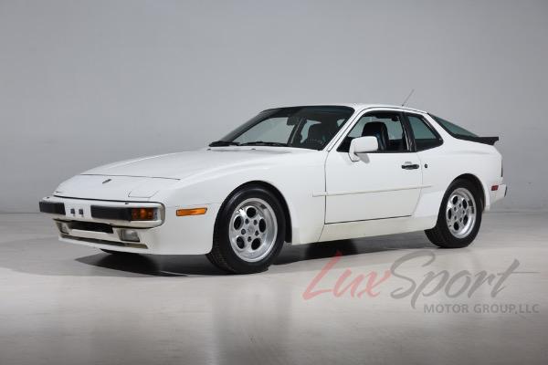 Used 1986 Porsche 944  | Woodbury, NY