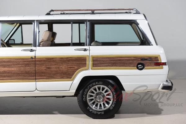 Used 1989 Jeep Grand Wagoneer  | Woodbury, NY