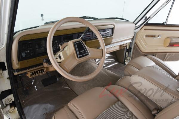 Used 1989 Jeep Grand Wagoneer  | Woodbury, NY