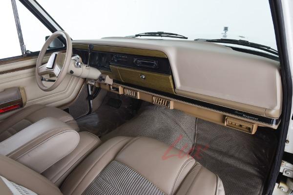 Used 1989 Jeep Grand Wagoneer  | Woodbury, NY