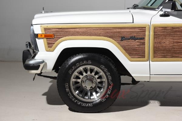 Used 1989 Jeep Grand Wagoneer  | Woodbury, NY