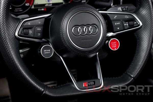 Used 2017 Audi R8 5.2 quattro V10 Spyder | Woodbury, NY