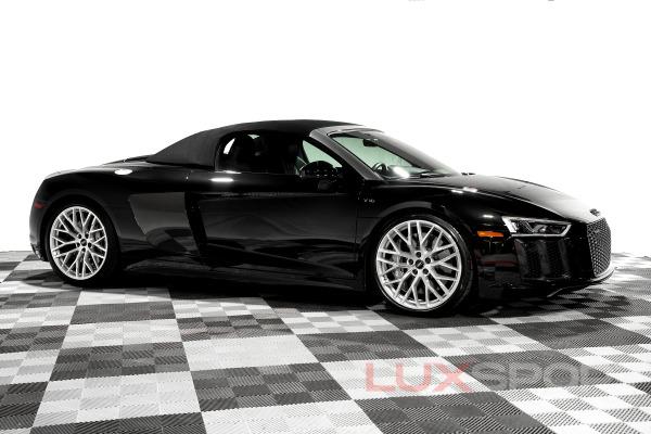 Used 2017 Audi R8 5.2 quattro V10 Spyder | Woodbury, NY