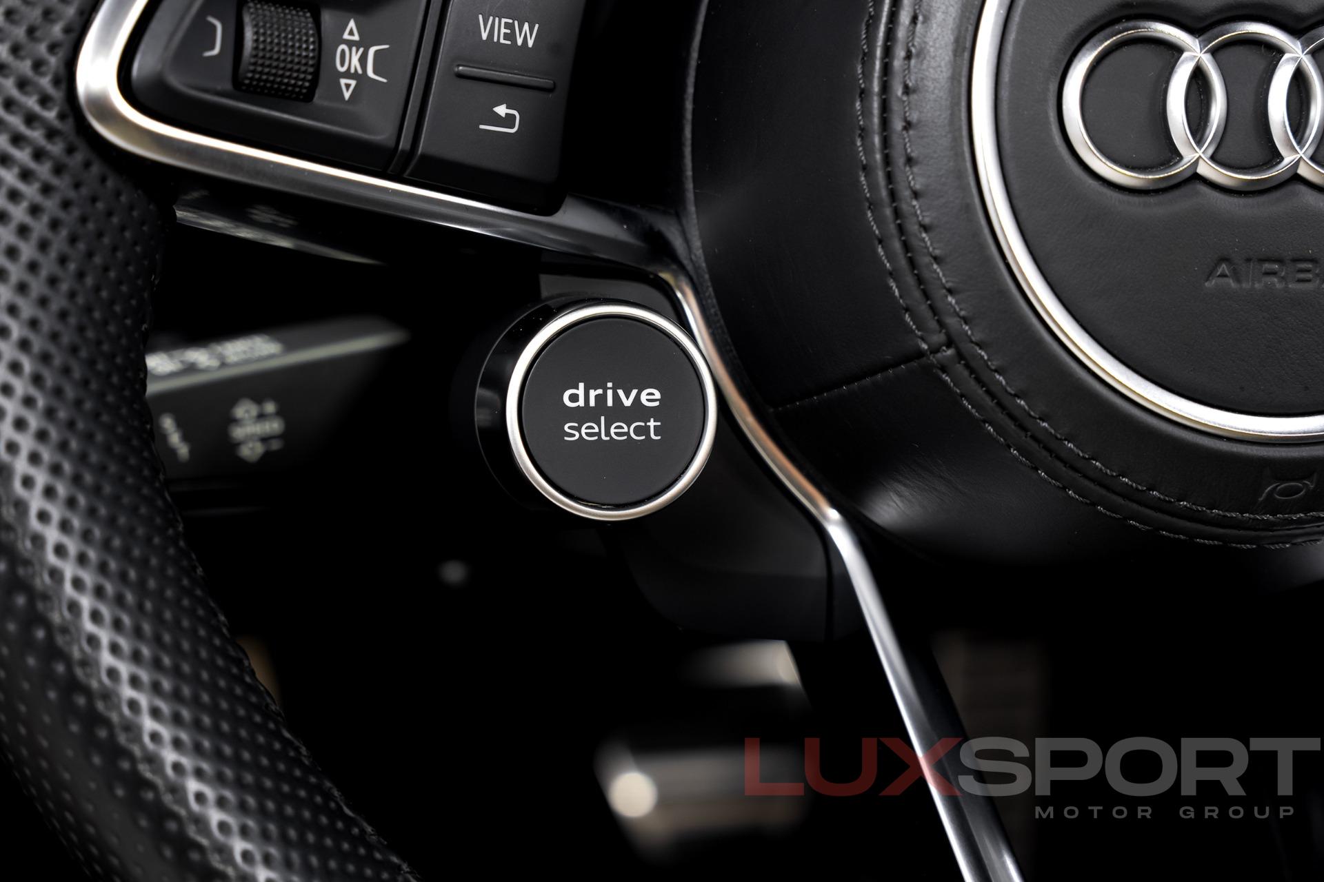 Used 2017 Audi R8 5.2 quattro V10 Spyder | Woodbury, NY