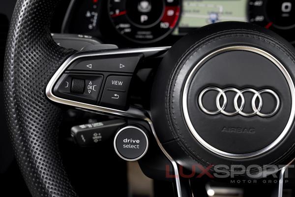 Used 2017 Audi R8 5.2 quattro V10 Spyder | Woodbury, NY