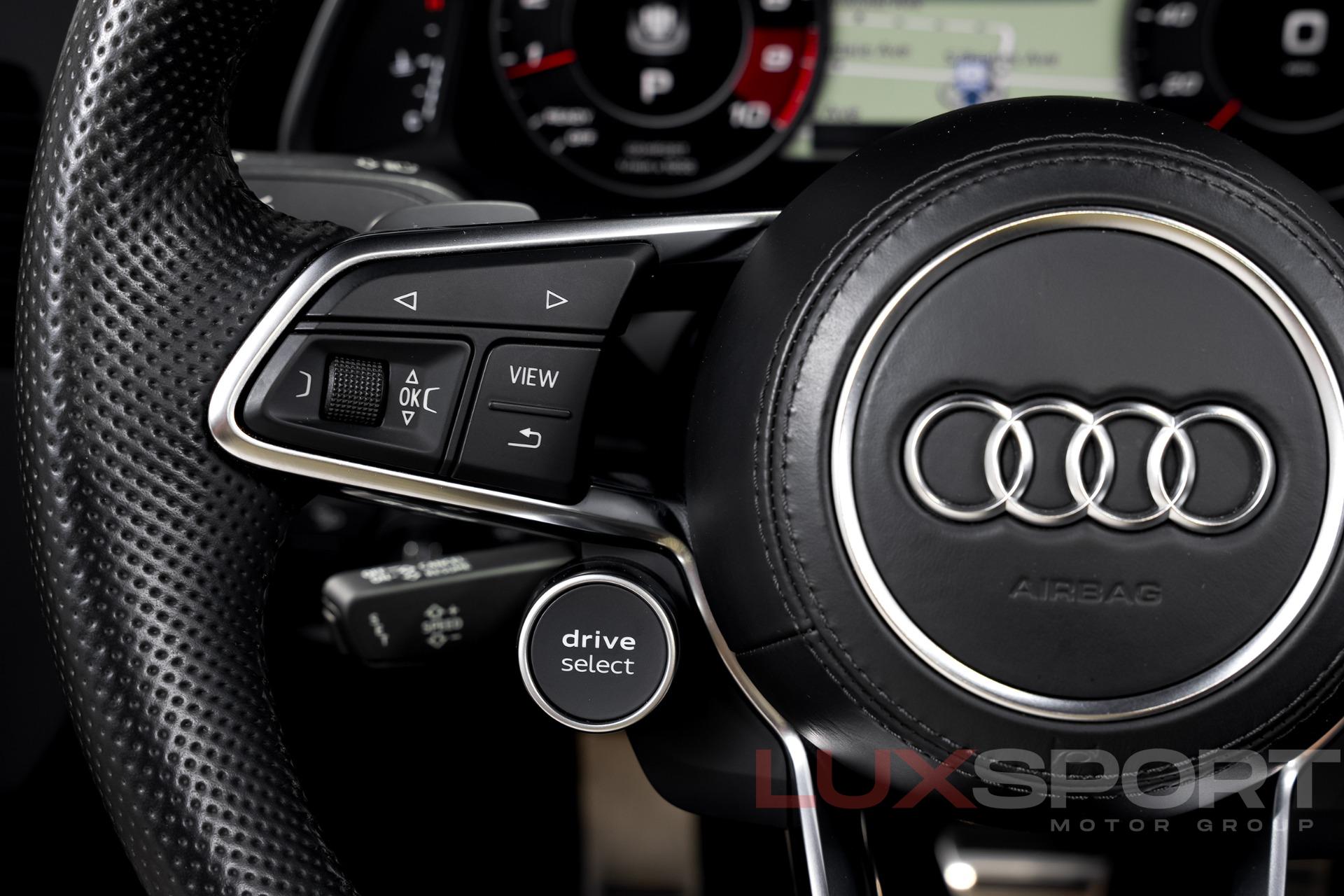 Used 2017 Audi R8 5.2 quattro V10 Spyder | Woodbury, NY